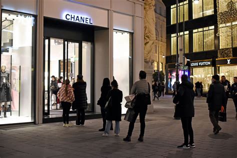 uffici chanel milano|Chanel stores near me.